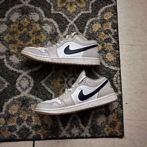 Nike Men's White and Gray Sneakers